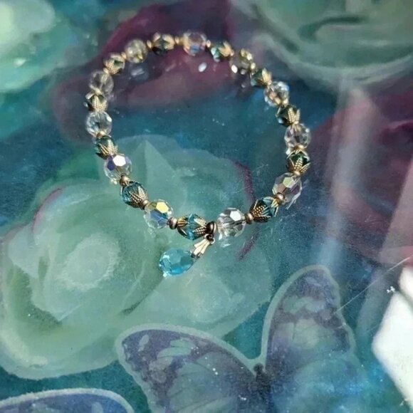 Handmade December Birthstone Stretch Fashion Bracelet (New) - Picture 7 of 8